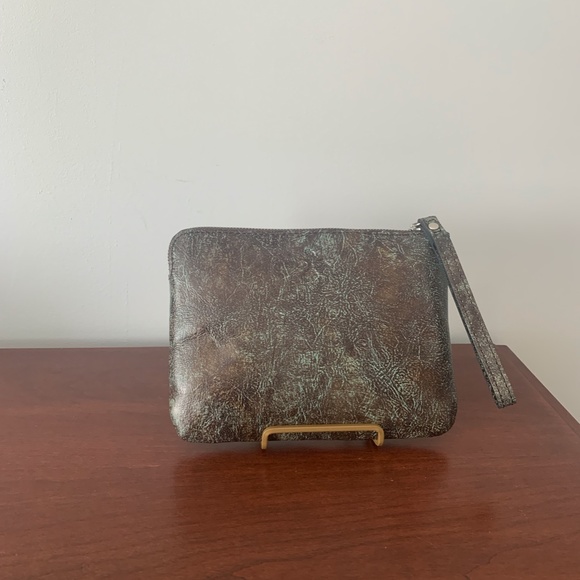 Patricia Nash Tooled Turquoise Cassini Wristlet--New in Box - Picture 11 of 12